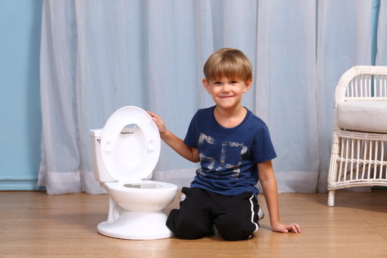 Ouninbear Baño de entrenamiento de plástico blanco con botón de mango para bebés