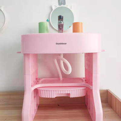 Cuenca de lavado de plástico de tamaño infantil con pedestal de pie libre