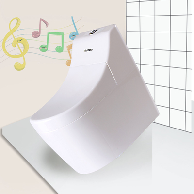 Cuna de baño de bebé blanco con entrenador de baño